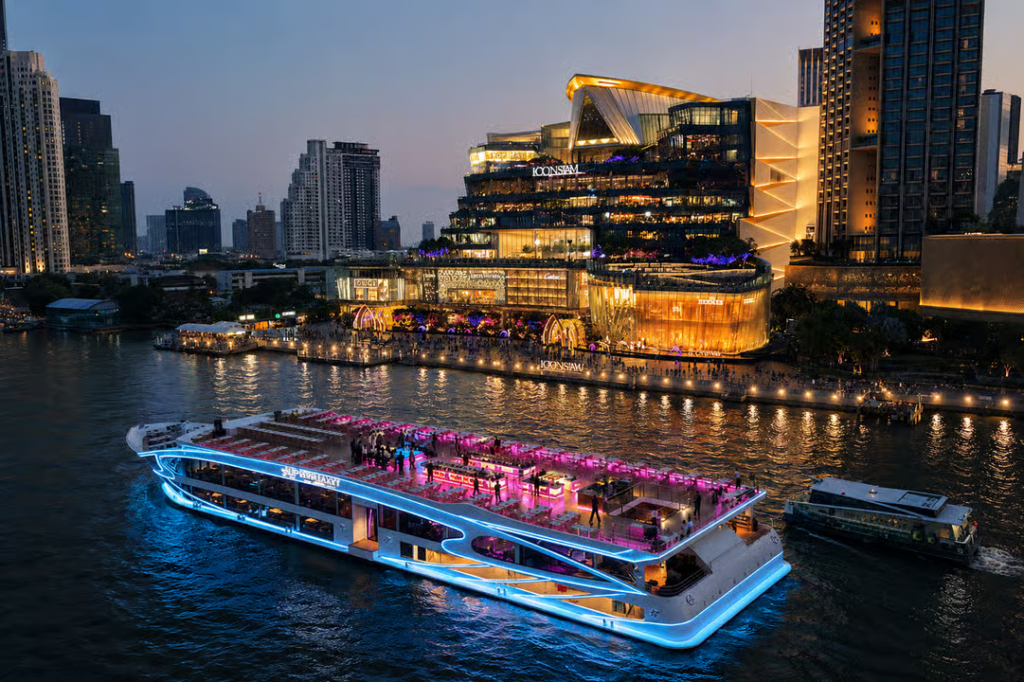 cruising chao praya bangkok