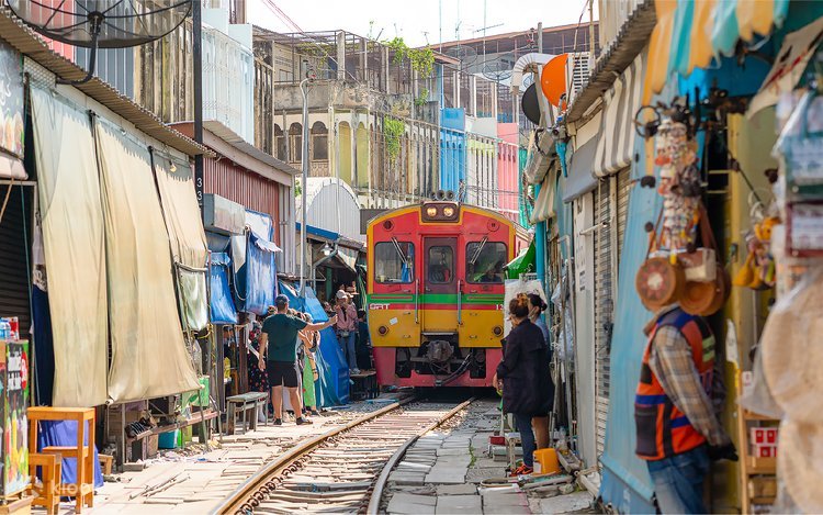 train market bangkok
